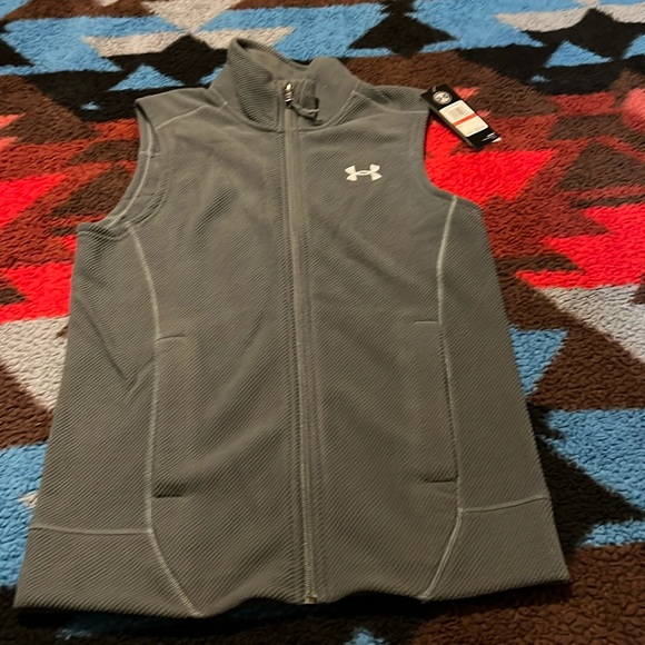 NWT Under Armour vest size XS - Picture 1 of 5